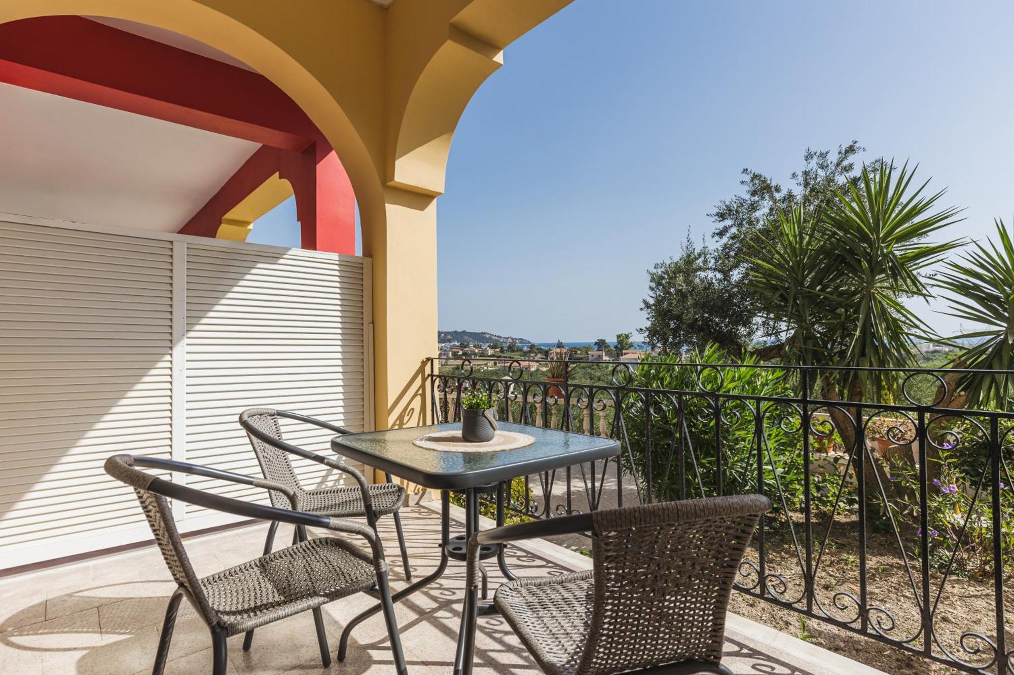 P Koklas Apartments Закинтос Екстериор снимка