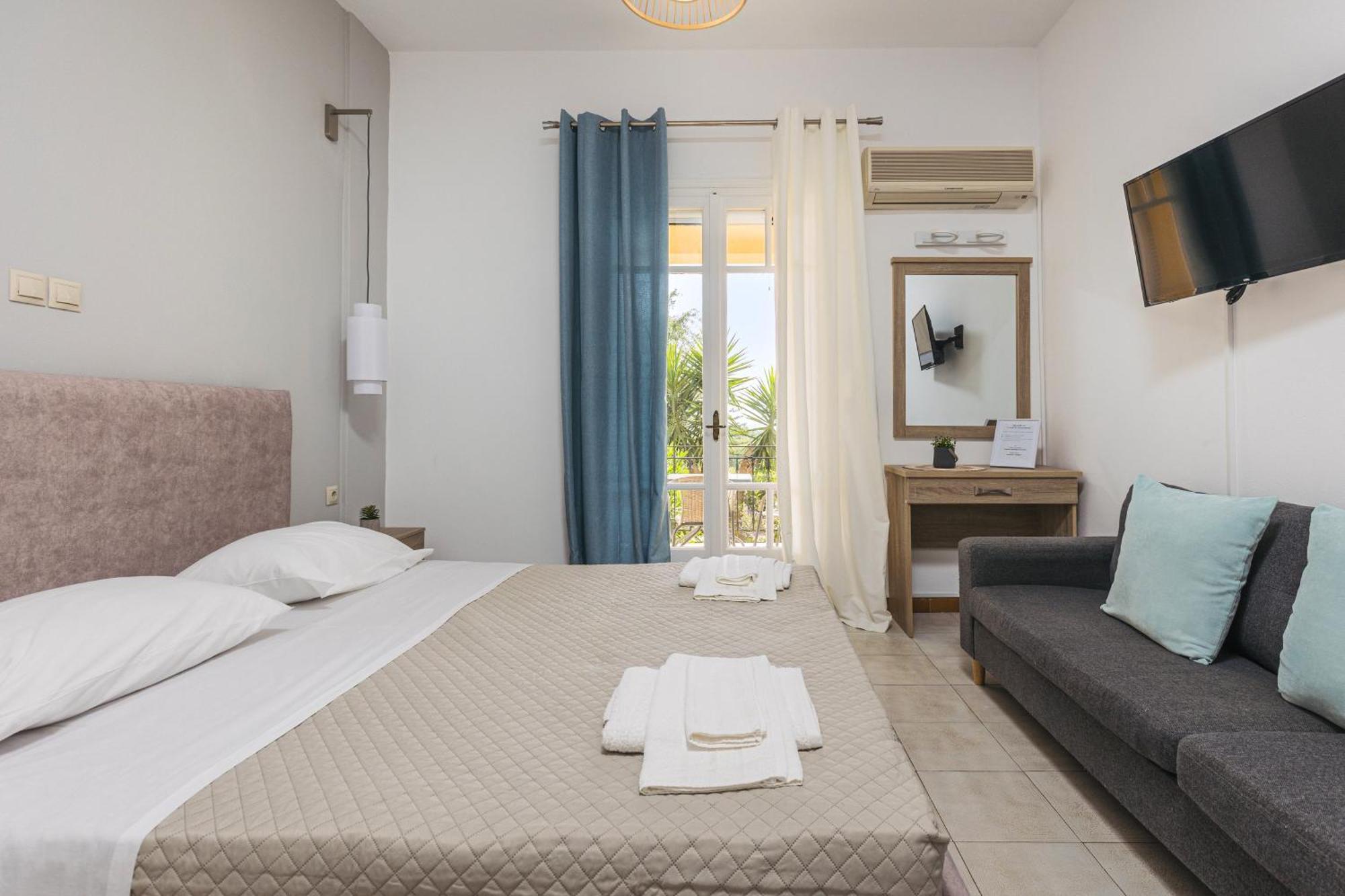P Koklas Apartments Закинтос Екстериор снимка