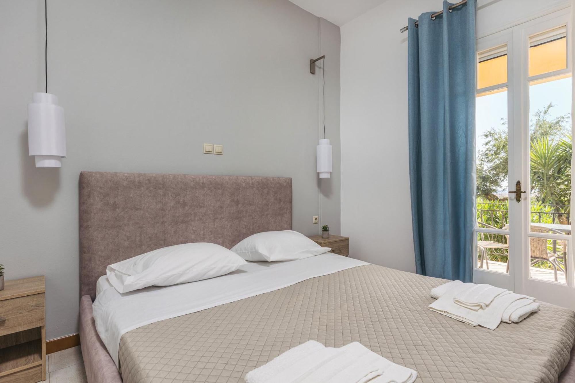 P Koklas Apartments Закинтос Екстериор снимка